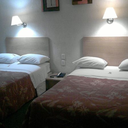 Hotel Castilla Y Leon Гуадалахара Екстериор снимка