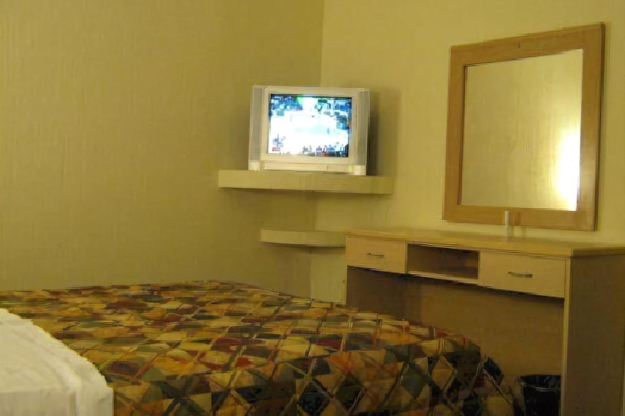 Hotel Castilla Y Leon Гуадалахара Екстериор снимка