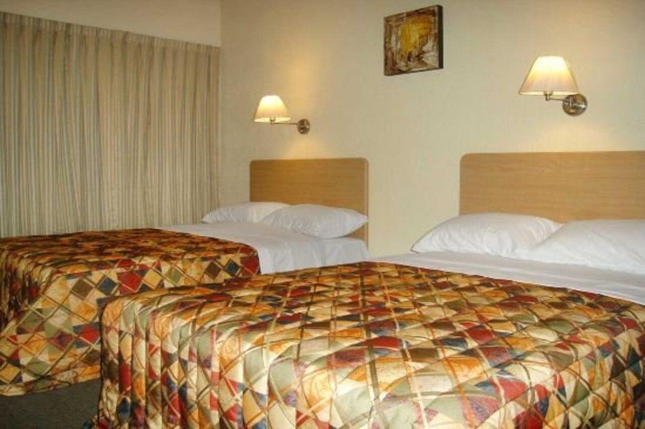 Hotel Castilla Y Leon Гуадалахара Екстериор снимка