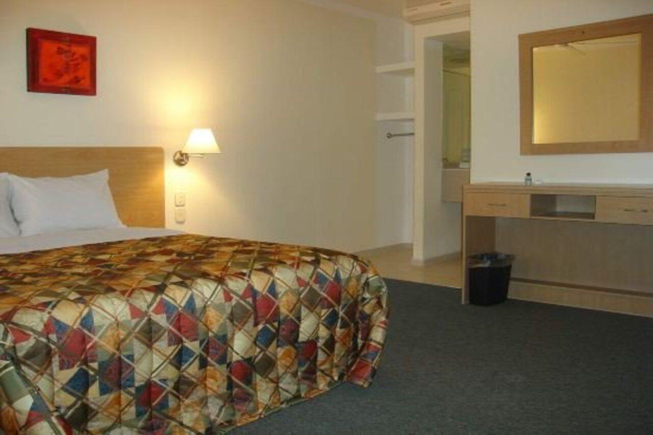 Hotel Castilla Y Leon Гуадалахара Екстериор снимка