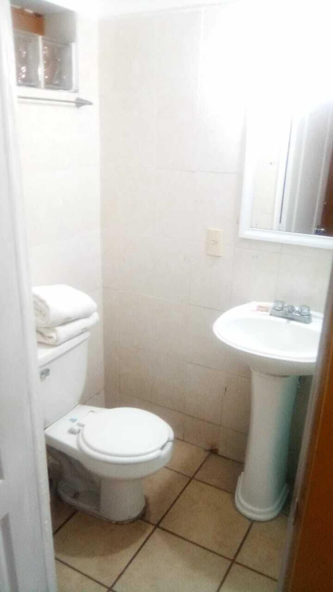 Hotel Castilla Y Leon Гуадалахара Екстериор снимка