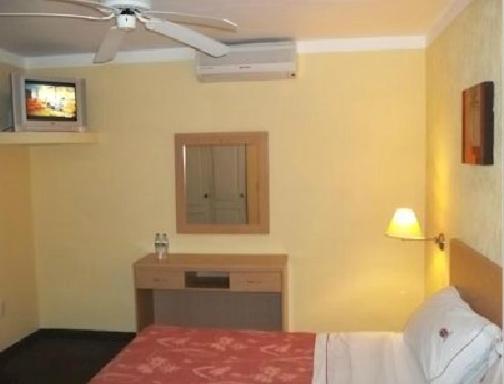 Hotel Castilla Y Leon Гуадалахара Екстериор снимка